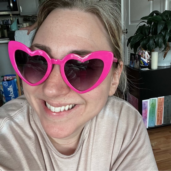 Official BARBIE sunglasses in Barbie pink! - Picture 9 of 10